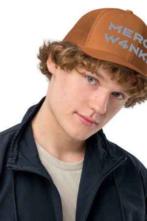 Closed-back trucker cap